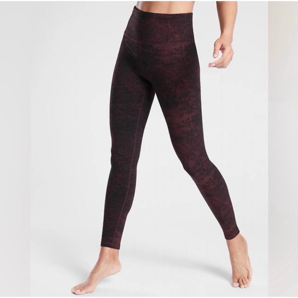 Athleta Elation Glades 7/8 Leggings Size Small Maroon/Black